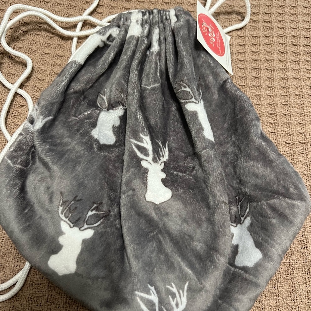 Gray Drawstring Backpack with Deer Design - Picture 4 of 4